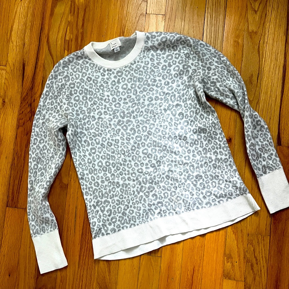 A NEW DAY Leopard Print Crew Neck Sweater size large